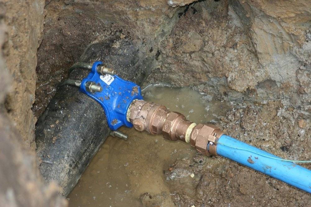 Врезка в трубу водопровода: варианты и этапы процедуры
