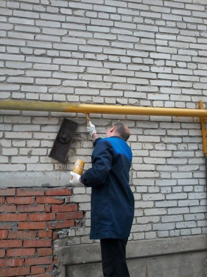 Краска для газопроводных труб: правила и нормы окрашивания домашнего и уличного газопровода
