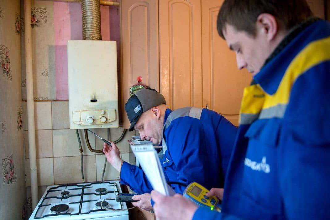 Что делать, если в квартире пахнет газом - вместе