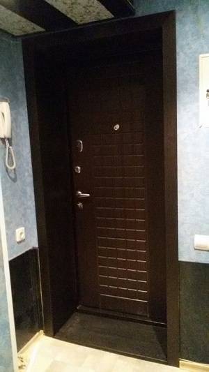 Отделка дверного проёма, откосов: штукатурка, гипсокартон, камень