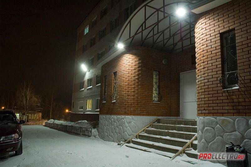 Освещение в подъезде: требования, правила и автоматизация с датчиком движения