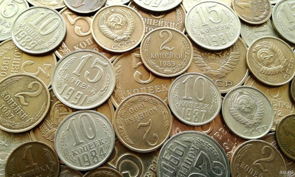 Советские вещи на продажу: что в цене, а что не очень