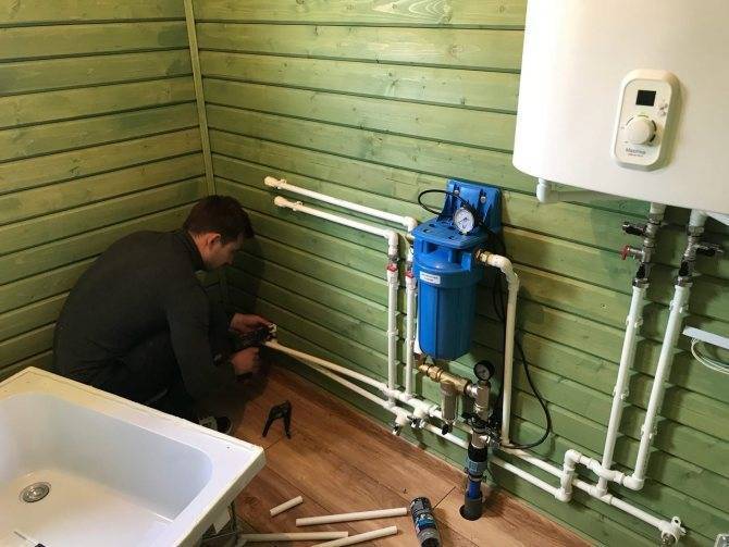 Водопровод в частном загородном доме своими руками: устройство, прокладка и монтаж