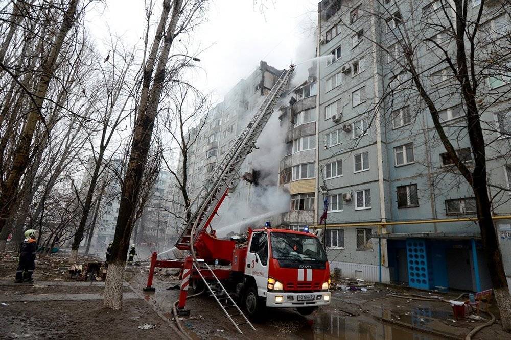 Запах канализации в подъезде: куда обращаться и куда жаловаться