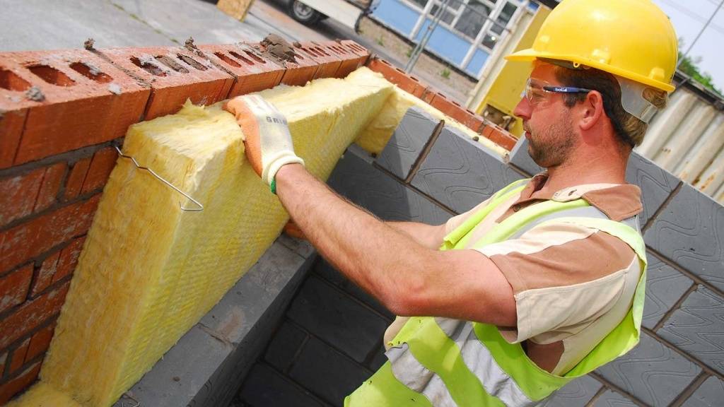 Виды утеплителей для стен дома изнутри: разновидности теплоизоляционных материалов и их особенности