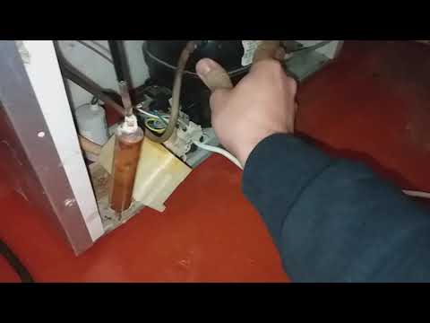 Почему стучит холодильник: поиск причины и методы устранения стука - точка j